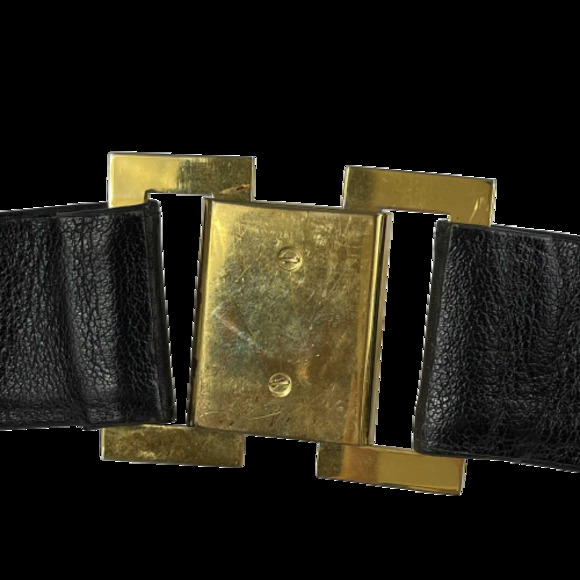 CHANEL - Vintage 1980's Black Leather and Gold Buckle CC Link Belt - 75 / 30 - Picture 4 of 12